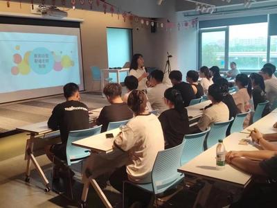 笃行逐梦不负韶华——信息科学与技术学院21级计算机科学与技术（服务外包）专业实训开班